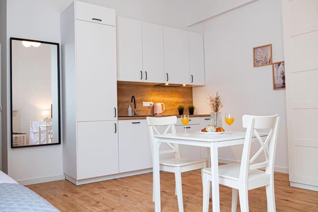 Komfortowy Apartament W Centrum Warschau Exterior foto